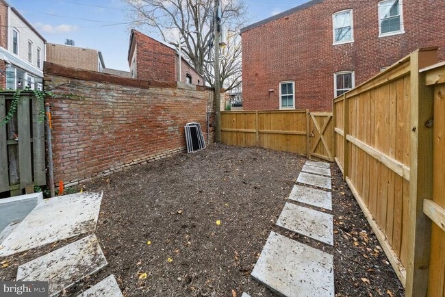 Building Photo - 709 Massachusetts Ave NE