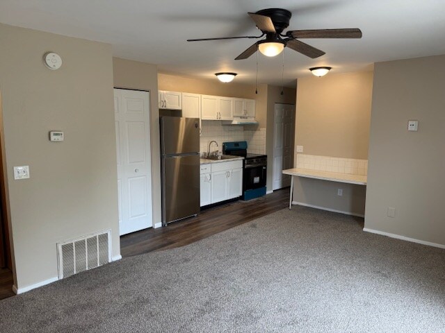 Building Photo - 6652-6666-6666 Rita Dr