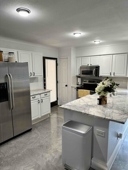 Building Photo - 10109 Regal Park Ln