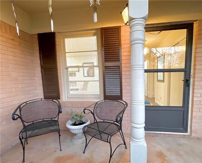 Building Photo - 4457 Frontier Way NE