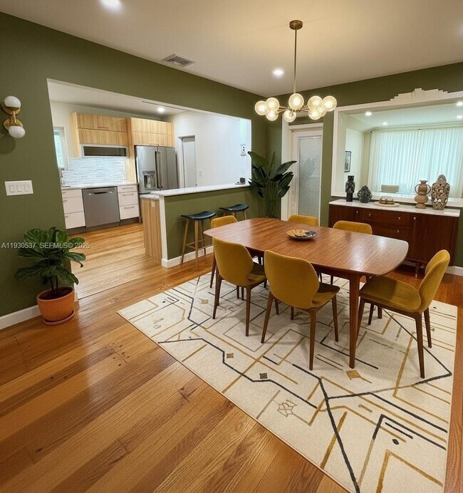 Building Photo - 40 SW 30th Rd