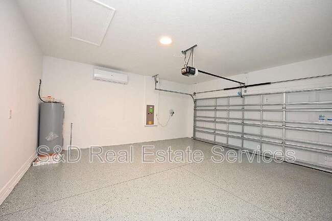 Building Photo - 5507 Freesia Dr