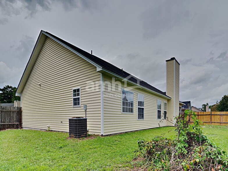 Building Photo - 415 Equinox Cir