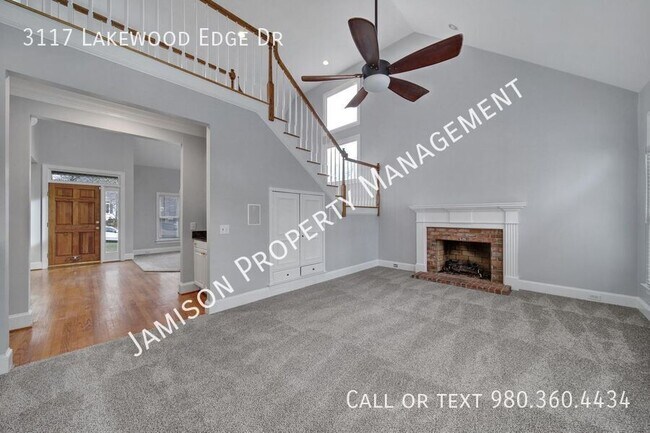 Building Photo - 3117 Lakewood Edge Dr