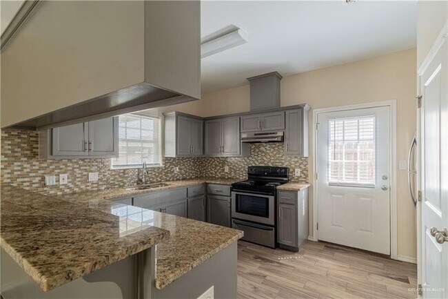 Building Photo - 14 Teague Ave