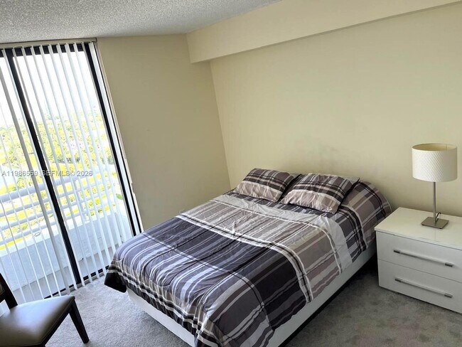 Building Photo - 3300 NE 192 St