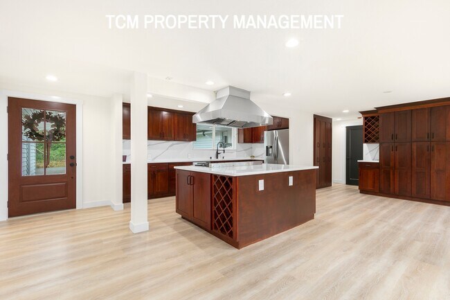 Building Photo - 1121 E Guiberson St