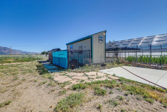 Building Photo - 445 Hansen Ln