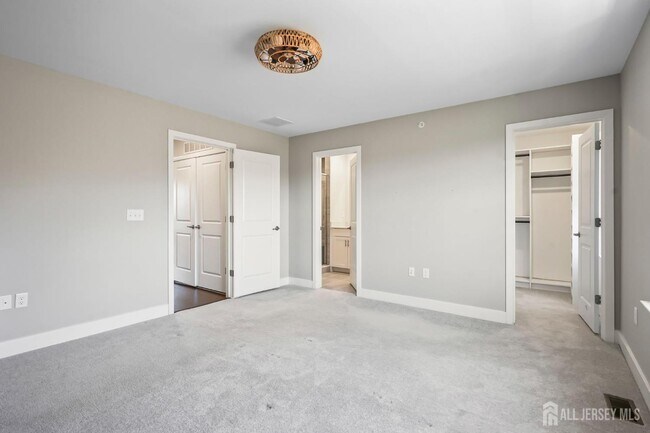 Building Photo - 1901 Swales Ct