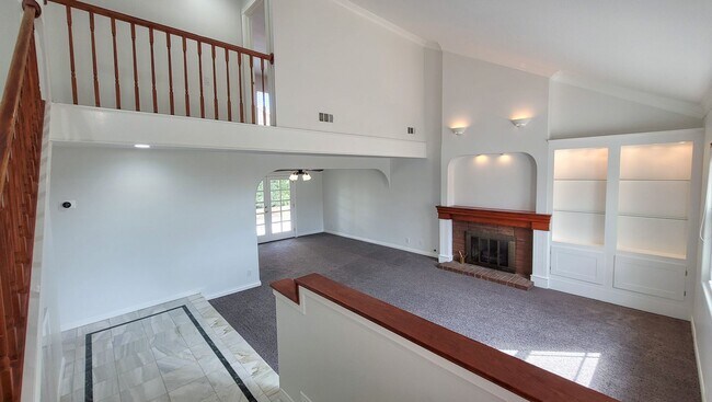 Building Photo - NOW AVAILABLE!! Gorgeous Two Story 3 Bedroom 3 Bath Perfect for Working From Home and Entertaining!