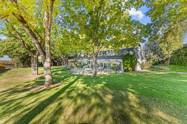 Building Photo - Fully Furnished Luxury Estate in Boise's Lower Highlands