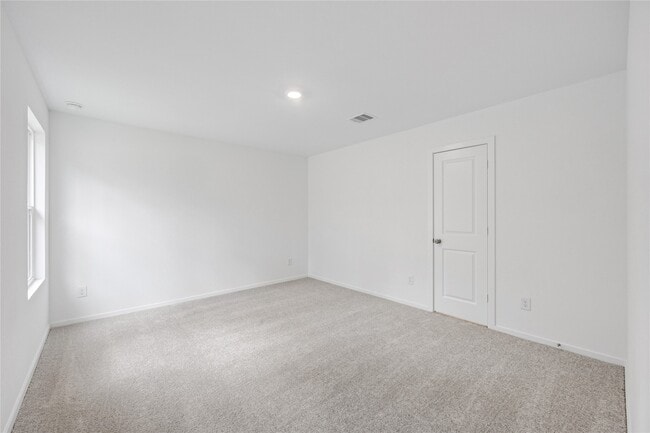 Building Photo - 915 Songbird Ln