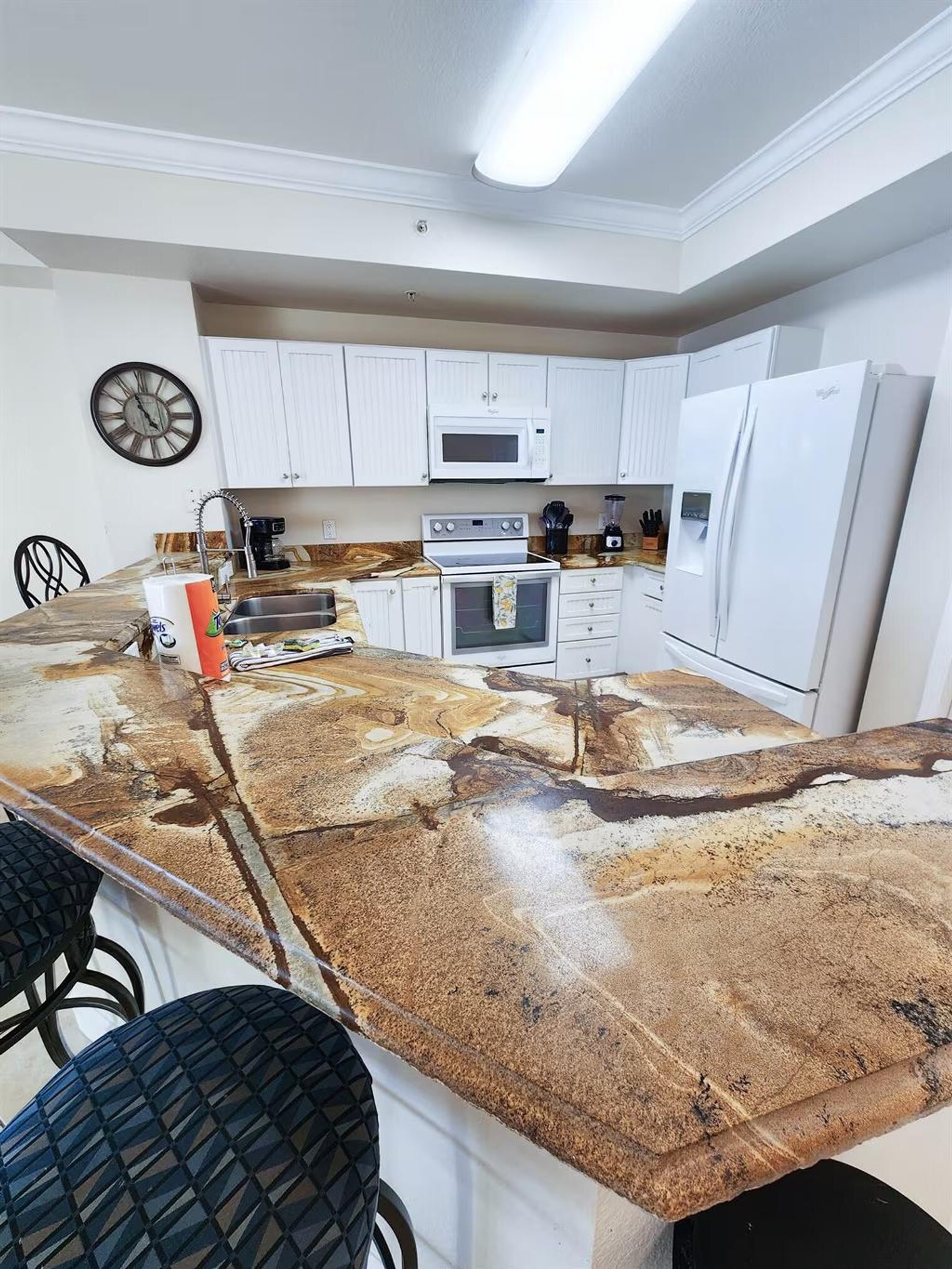 Building Photo - 16819 Front Beach Rd