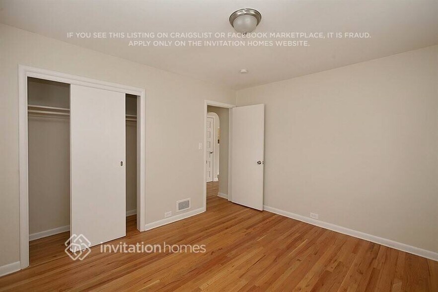 Building Photo - 1740 W Crestline Dr