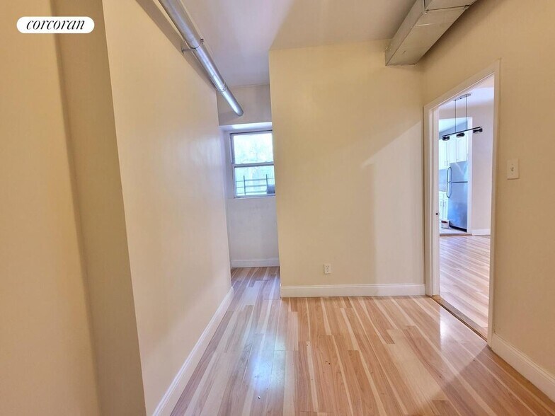 Building Photo - 656 MacDonough St