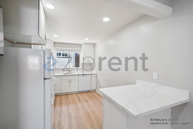 Building Photo - 3808 Quigley St