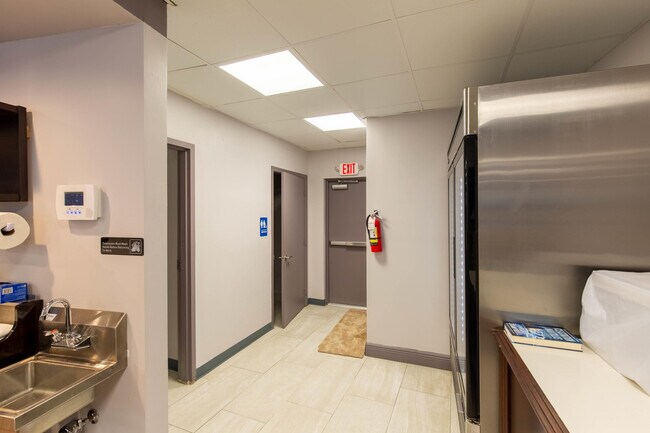 Building Photo - 3515 Galt Ocean Dr