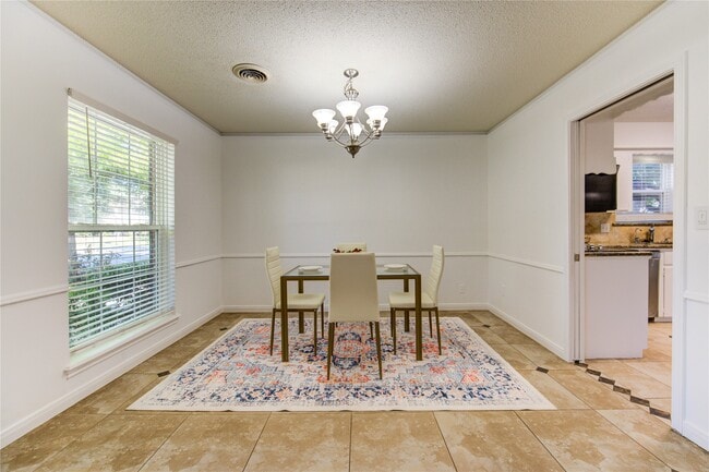 Building Photo - 1107 Blue Willow Dr