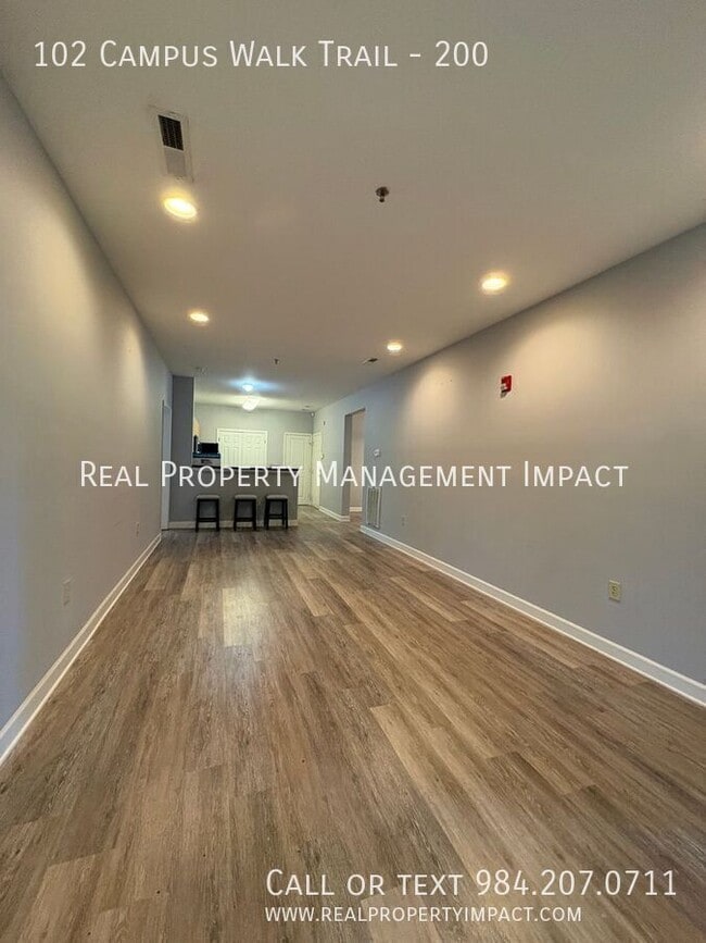 Building Photo - 102 Campus Walk Trl