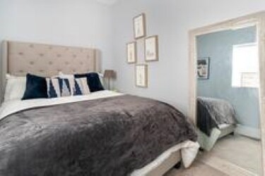 Building Photo - 4322 N Milwaukee Ave