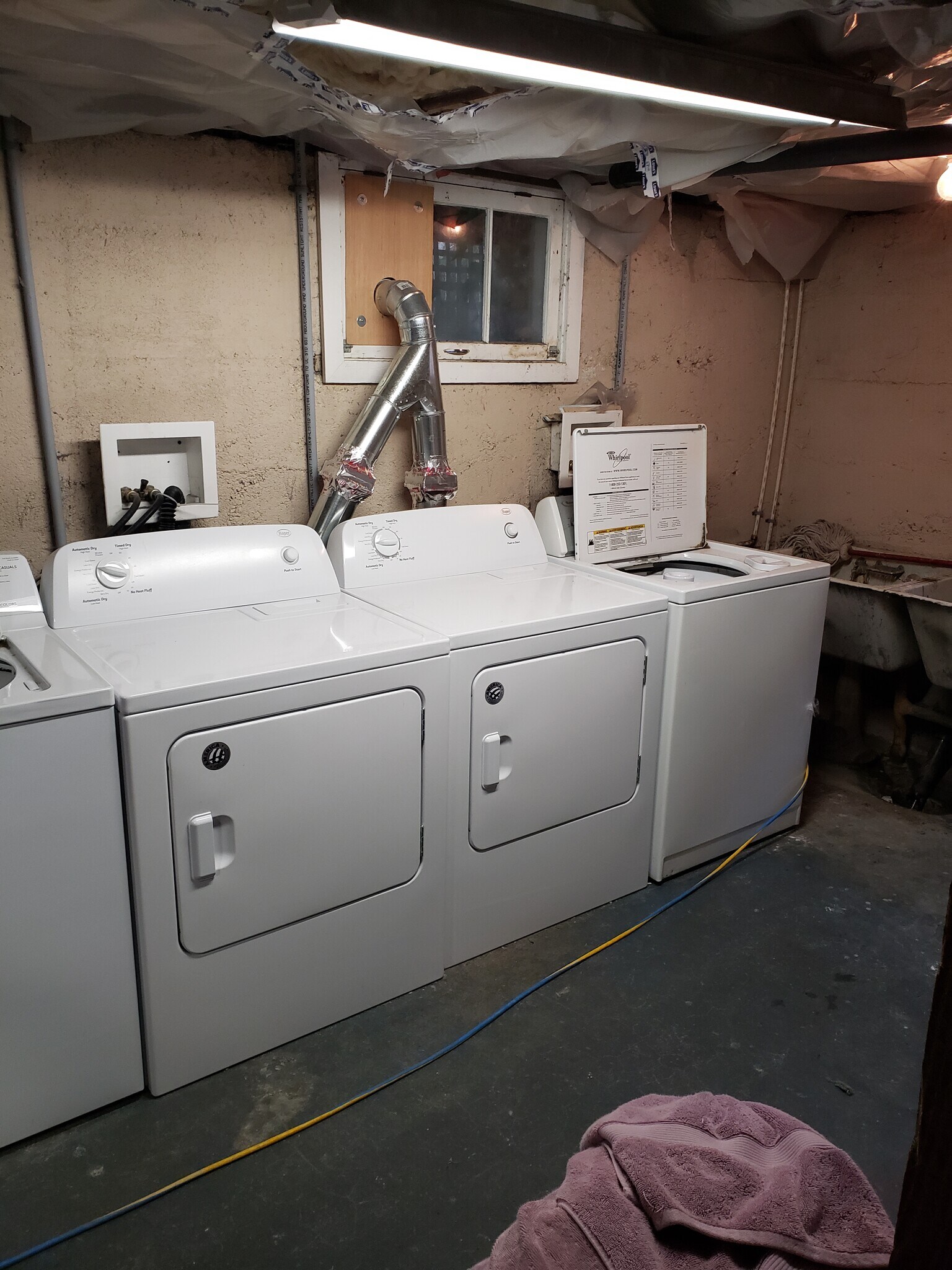 Building Photo - 820 S Junett St