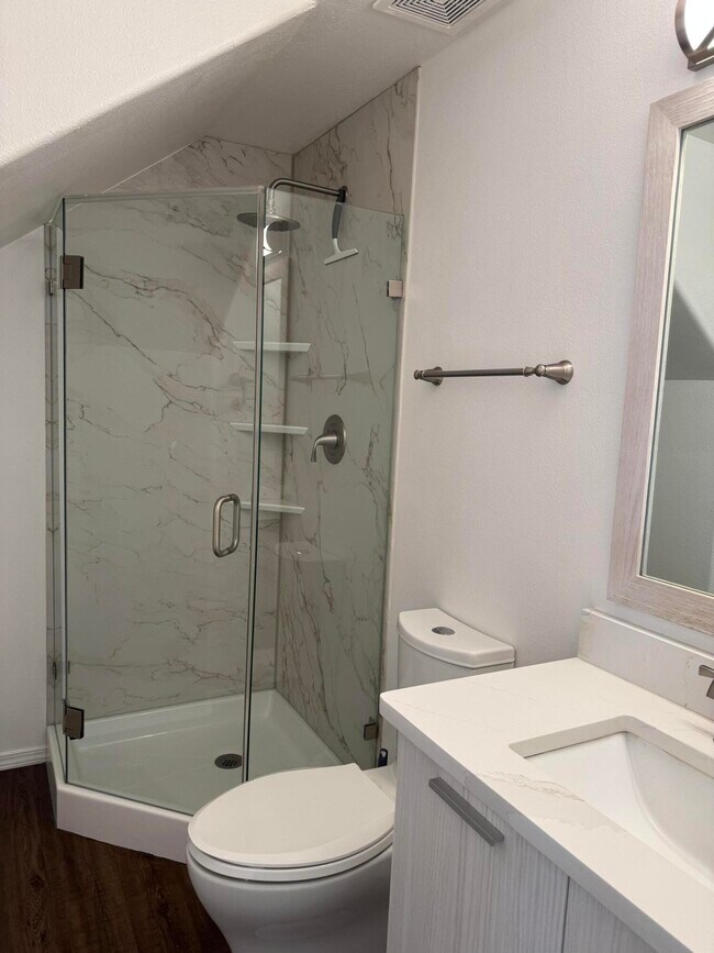 Building Photo - 9700 Lagrima De Oro Rd NE