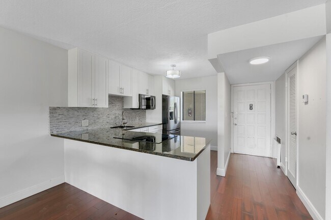 Building Photo - 4489 Luxemburg Ct