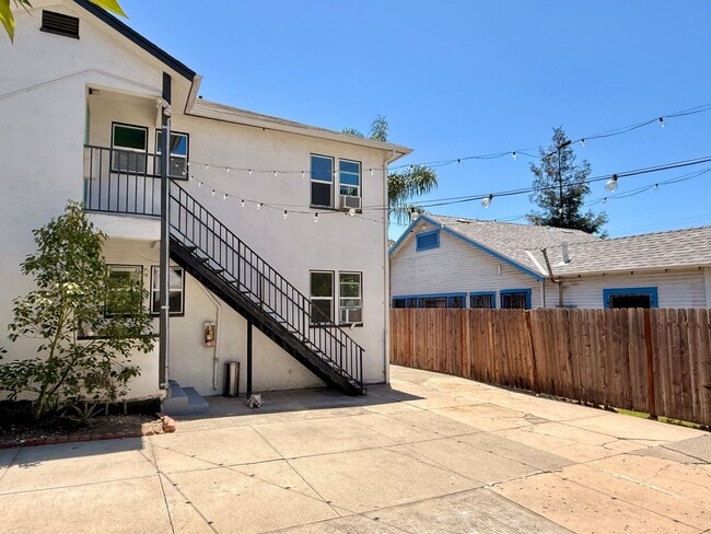 Building Photo - 2471 W Ave 32