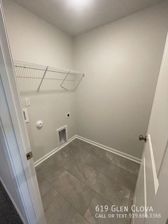 Building Photo - 619 Glen Clova Glen