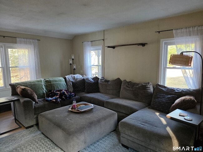 Building Photo - 61 N Shore Rd