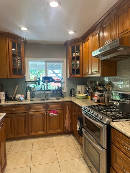 Building Photo - 3613 Ramona Dr