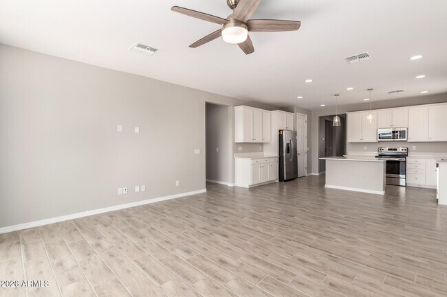 Building Photo - 1275 E Jahns Dr