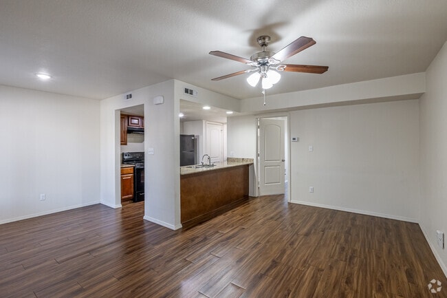 1BR, 1BA - 640SF - Living Room - Pavilion Place Apartments, LLC