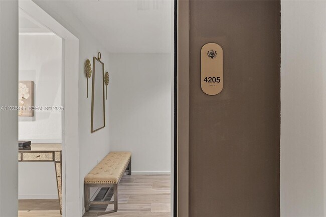 Building Photo - 801 S Miami Ave