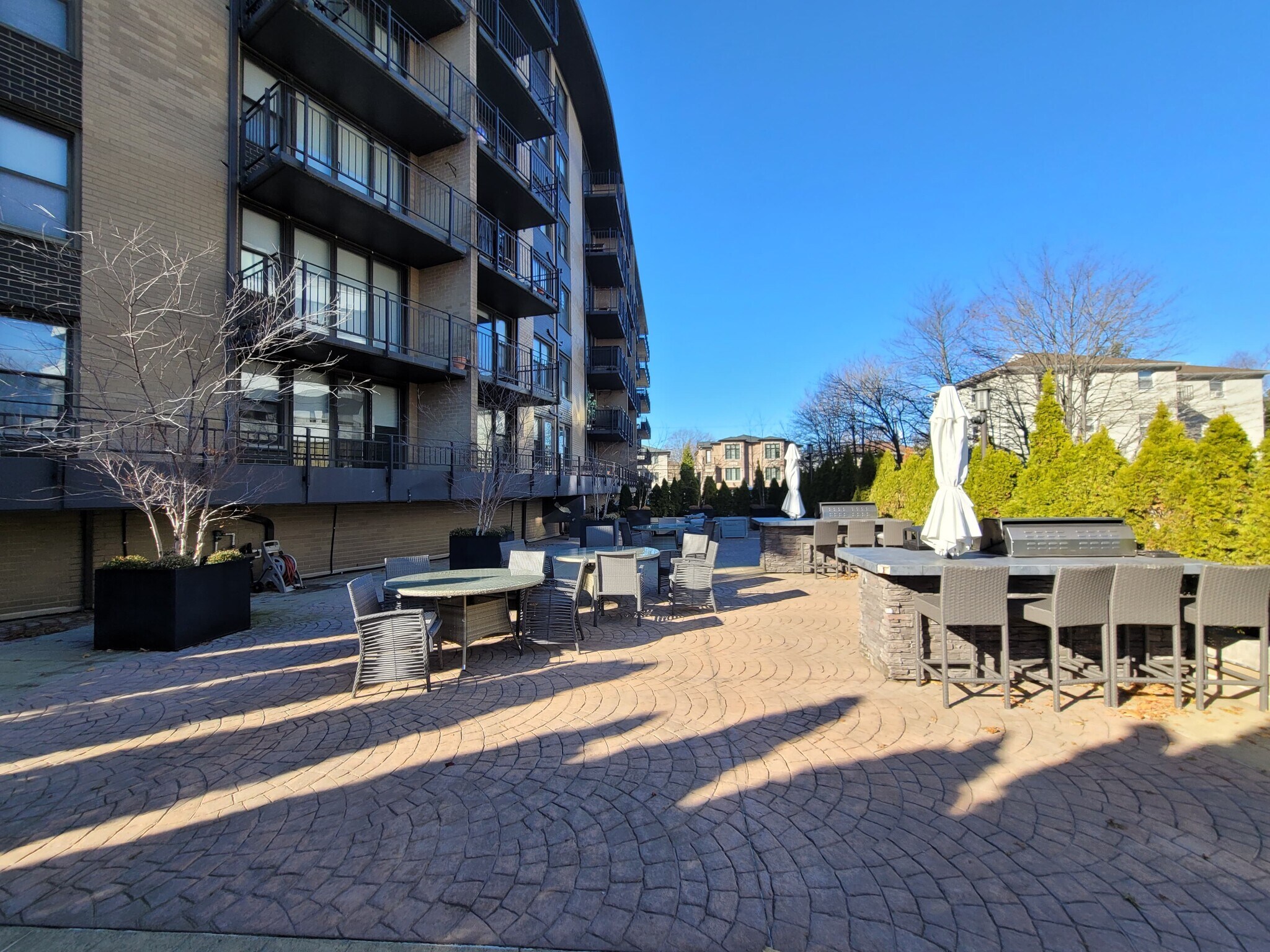 Building Photo - 2400 Hudson Terrace