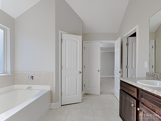 Building Photo - 5146 Summersun Dr