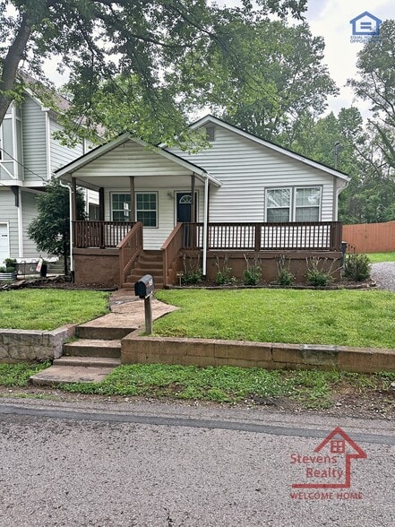 Primary Photo - 2412 Chapel Ave