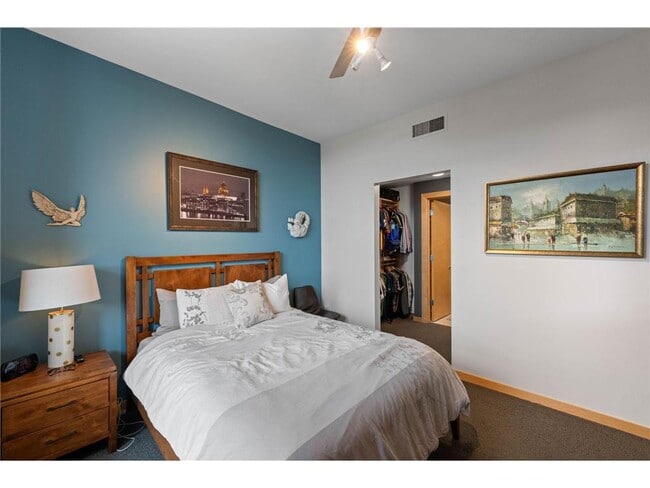 Building Photo - 215 10th Ave S