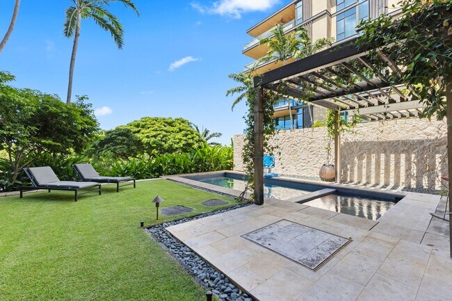 Building Photo - Park Lane 5305 - 3BR w/Swimming Pool and Yard!