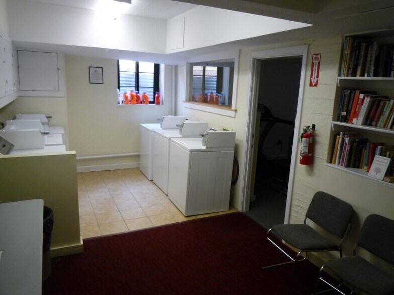 Building Photo - 52 Brattle St