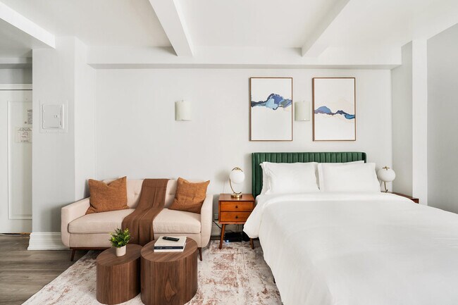 Building Photo - 234 W 73rd St