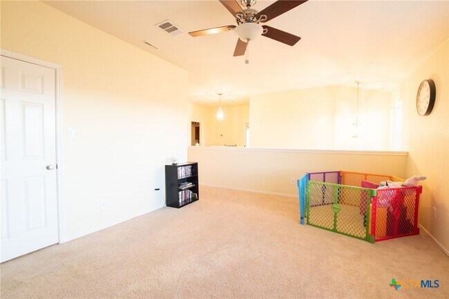 Building Photo - 5000 Willamette Ln