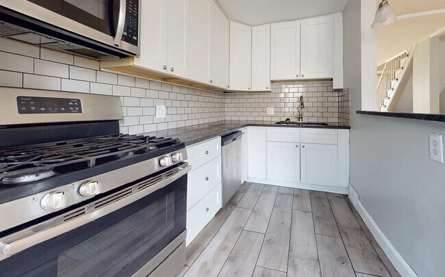 Building Photo - 1370 N 75th St