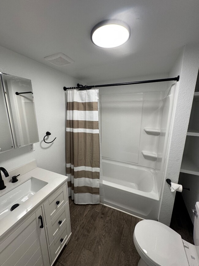 Building Photo - 1014 N 5th St