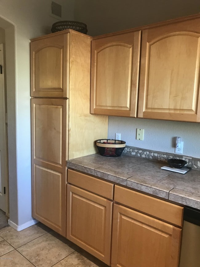 Building Photo - 7050 E Sunrise Dr