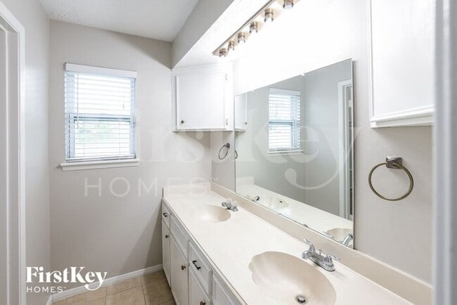 Building Photo - 25603 Pecan Valley Cir
