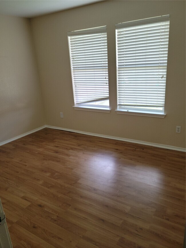 Building Photo - 7915 Summerfern Ct