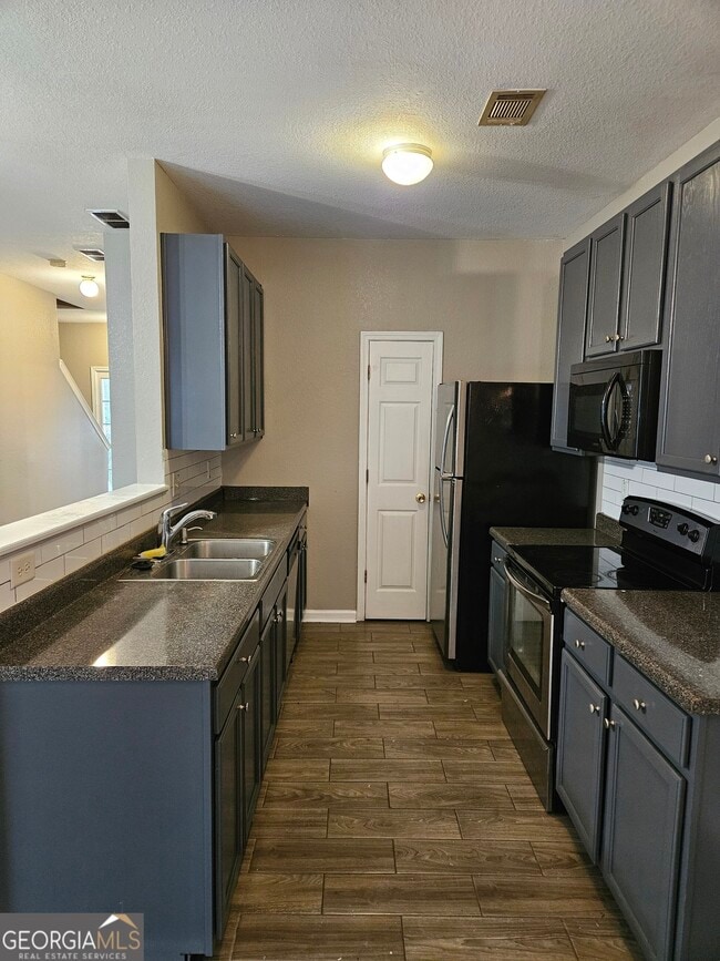 Building Photo - 180 Brookview Dr