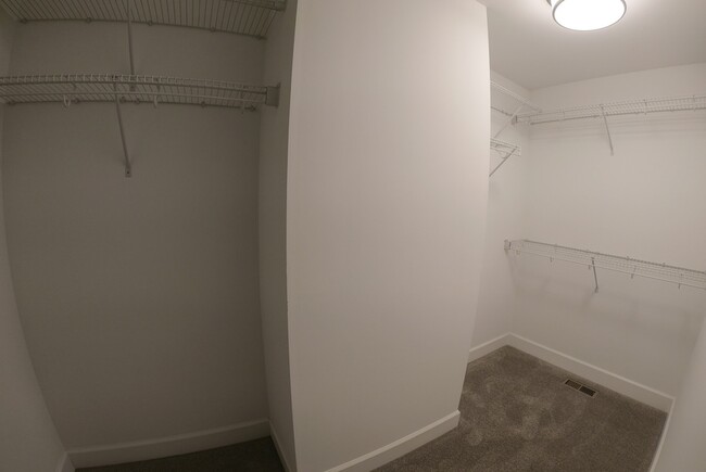 Building Photo - 10750 Clock Tower Dr
