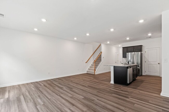 Building Photo - Modern 3-Bedroom Townhome Near Downtown Du...